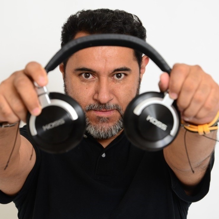 DJ